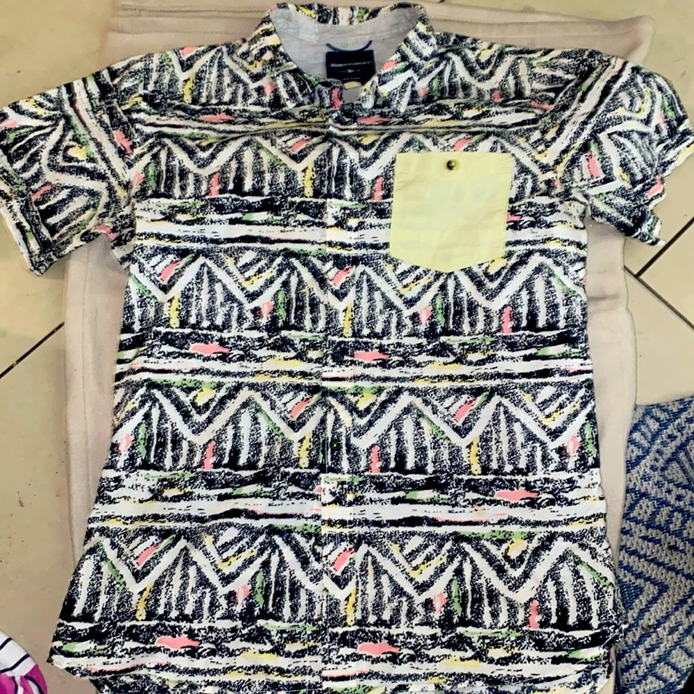 Modern amusement collar shirt